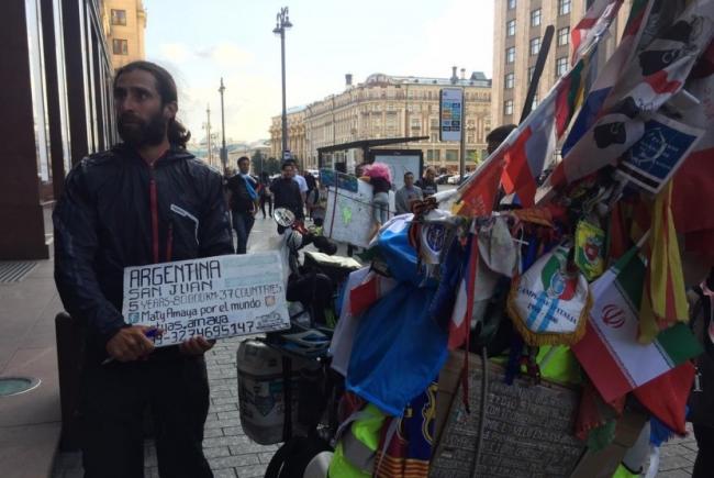 Bersepeda dari Argentina demi Piala Dunia 2018